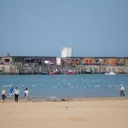 Margate Main Sands, where social distancing is being carefully observed (photo: Manu Palomeque)