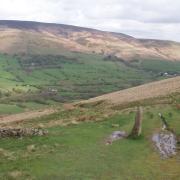 Path down from Hollins Cross northeast into Edale
