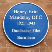 Blue plaque on the birthplace of Henry Maudslay. 1 Vicarage Road, Lillington, Leamington Spa which was unveiled on July 27, 2017 in the presence of several members of the Maudslay family. 360Libre/Creative Commons