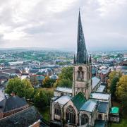 The crooked spire of the Church of St Mary and All Saints in Chesterfield. (c) Getty Images