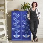 Heidi was invited to become an Annie Sloan Artist in Residence, a role that involves creating original painted work, delivering workshops and demonstrations, and contributing to the brand’s creative output across Europe