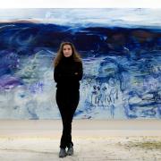 Studio portrait of Janaina Tschäpe with Meeresatem (Breathing the shore).