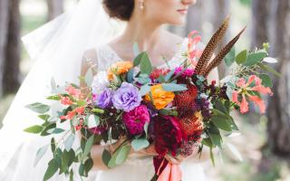 7 popular wedding flowers and their hidden meanings