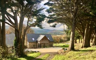 CYPRESS OAKS, Dunsford A high performance, energy efficient contemporary house in a stunning rural location, with views over the Teign Gorge – set in 6.7 acres. jackson-stops.co.uk