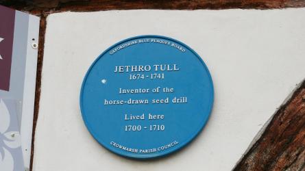 Blue plaque in Crowmarsh Gifford, Oxon, commemorating Jethro Tull's period of residence, 1700-10.